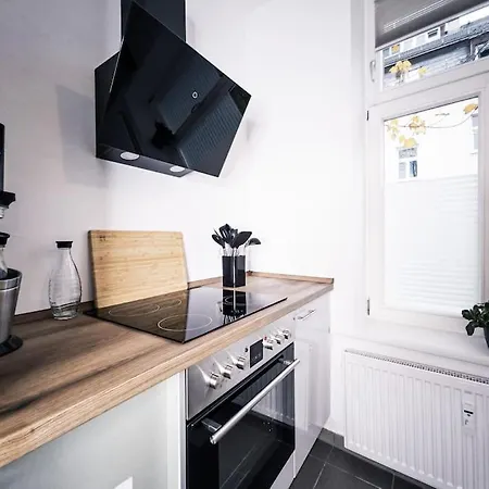 Wohlfuehl-oase Mitten In Der Stadt - Garten, Grill, Netflix Und Drucker Apartment Leipzig