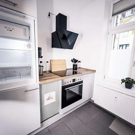 Wohlfuehl-oase Mitten In Der Stadt - Garten, Grill, Netflix Und Drucker Apartment Leipzig