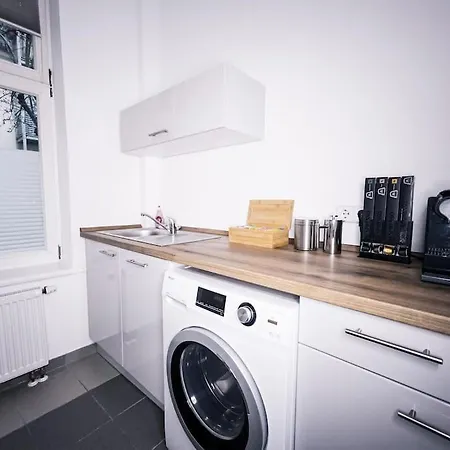 Wohlfuehl-oase Mitten In Der Stadt - Garten, Grill, Netflix Und Drucker Apartment *